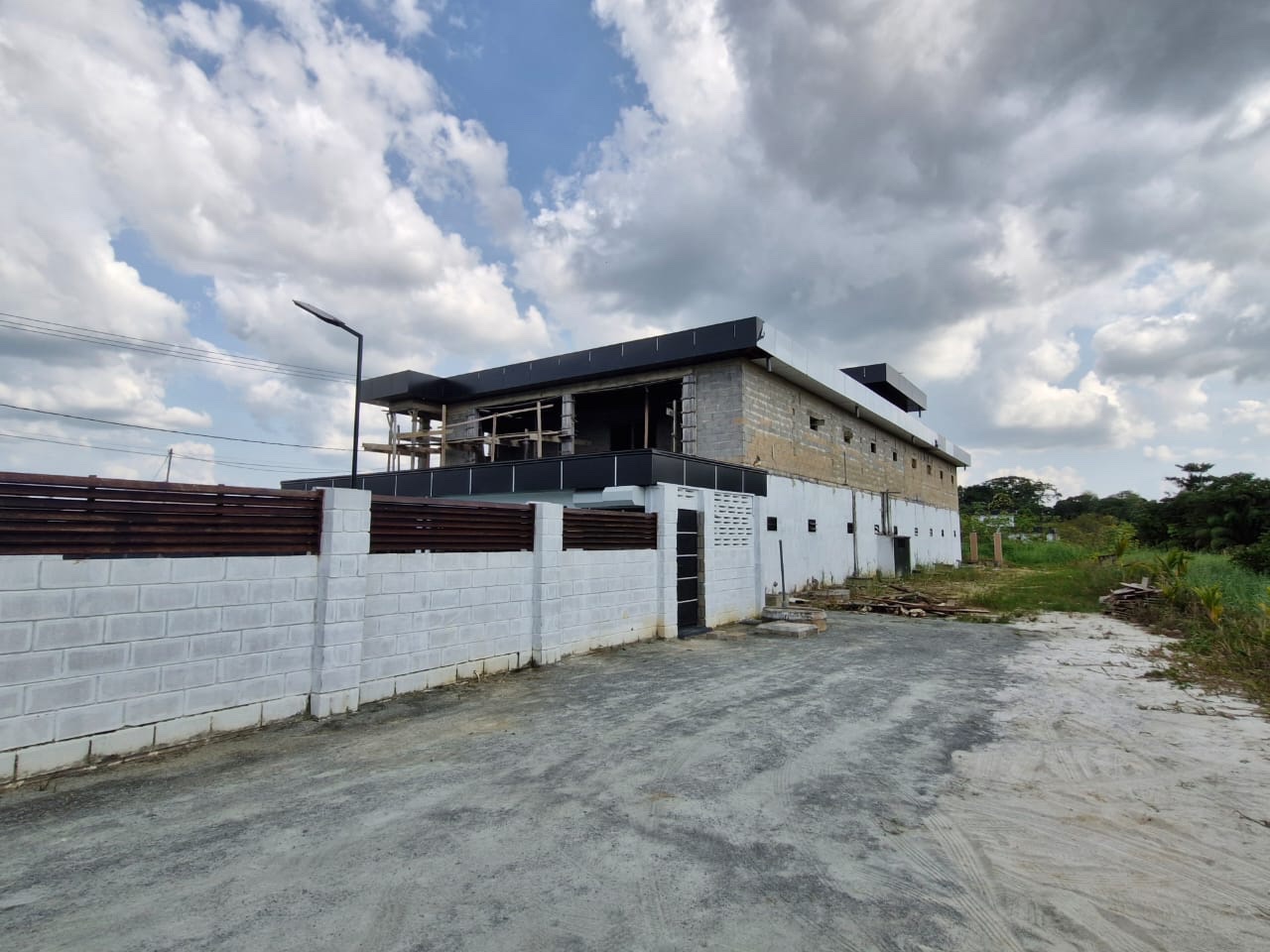 Magazijn & Kantoorruimte te Hoofdweg Monplaisirweg (zijstraat van Pad van Wanica) foto 3