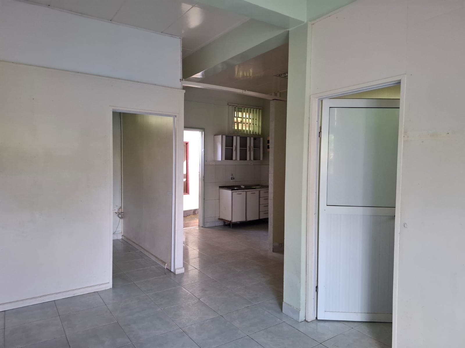 Kantoorpand van Roseveld Kade Tegenover Nederlandse Ambassade foto 6